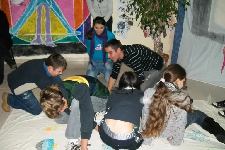 immagine per A partire dal teatro e dalla creatività si animano i laboratori per i minori