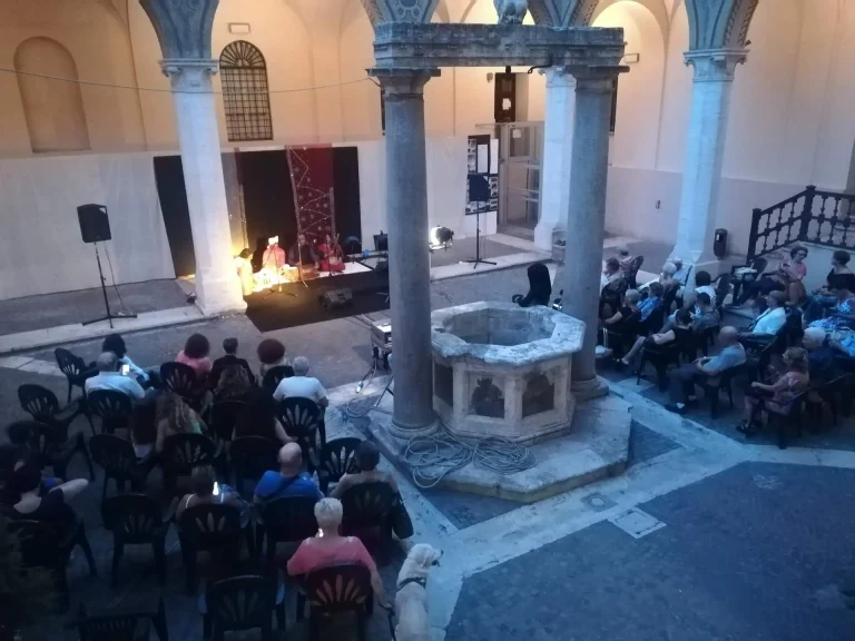 immagine per Il Chiostro in festa