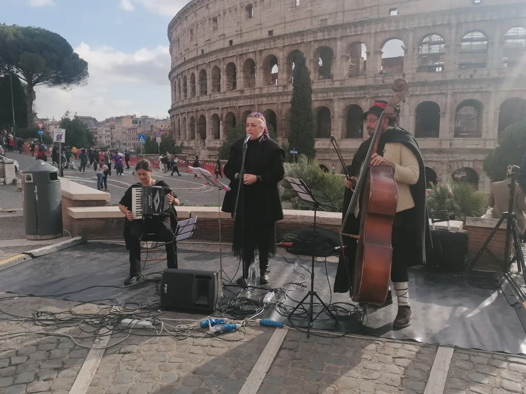 immagine per Anche dopo Natale Facciamo Festa fa cultura