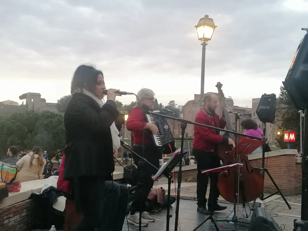 immagine per Anche dopo Natale Facciamo Festa fa cultura